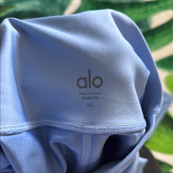 Alo Yoga airlift Sky Blue High-Waisted Leggings - Picture 6 of 6